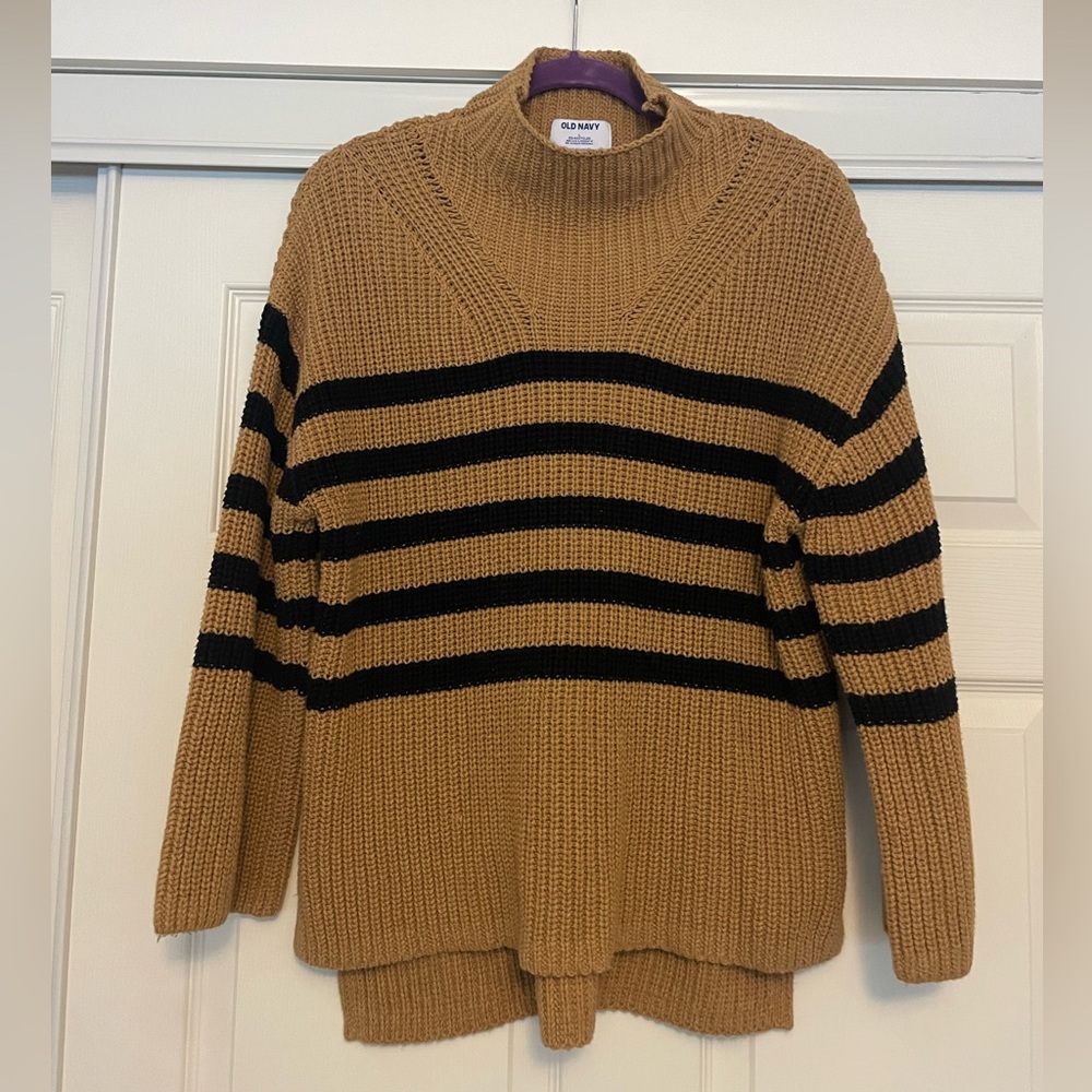 Old navy sweater